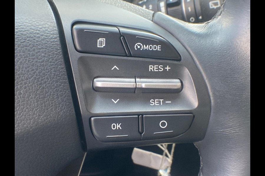 Hyundai Kona 1.0T Essence - Apple CarPlay / Navigatie I Achteruitrij camera I LED I Sport velgen I Comfort pakket I Dealer onderh.