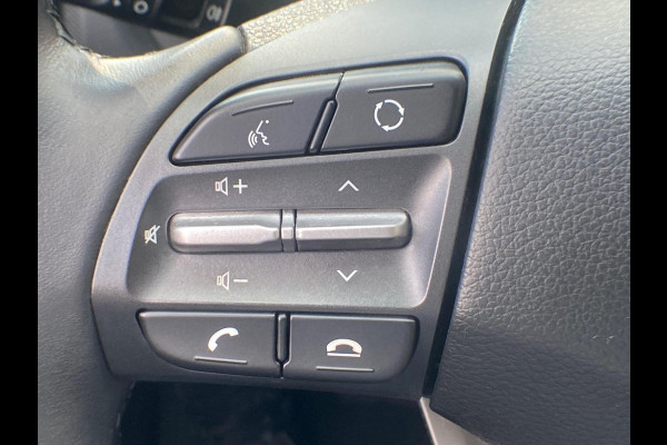 Hyundai Kona 1.0T Essence - Apple CarPlay / Navigatie I Achteruitrij camera I LED I Sport velgen I Comfort pakket I Dealer onderh.