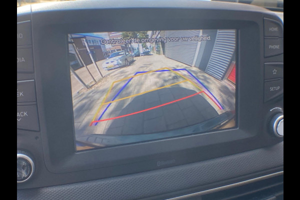 Hyundai Kona 1.0T Essence - Apple CarPlay / Navigatie I Achteruitrij camera I LED I Sport velgen I Comfort pakket I Dealer onderh.