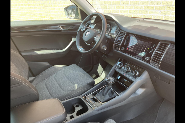 Škoda Kodiaq 1.5 TSI 150pk DSG Style 7p. | Navigatie | Apple Carplay/Android Auto | Adaptive Cruise Control | Parkeersensor achter | Stoel- en stuurverwarming | Ledverlichting | Getinte ramen | Climate Control