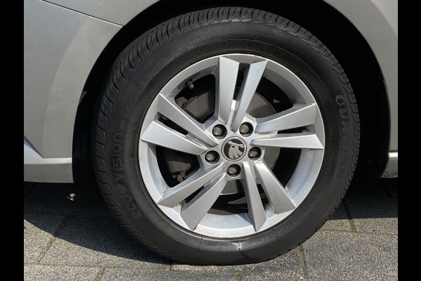 Škoda Fabia 1.0 TSI Monte Carlo - Apple CarPlay / Navigatie I Airco I PDC ? LED I Sport velgen I Dealer onderhouden