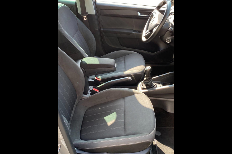 Škoda Fabia 1.0 TSI Monte Carlo - Apple CarPlay / Navigatie I Airco I PDC ? LED I Sport velgen I Dealer onderhouden