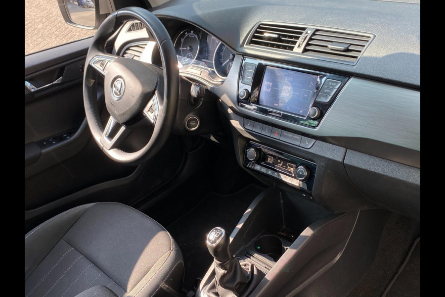 Škoda Fabia 1.0 TSI Monte Carlo - Apple CarPlay / Navigatie I Airco I PDC ? LED I Sport velgen I Dealer onderhouden