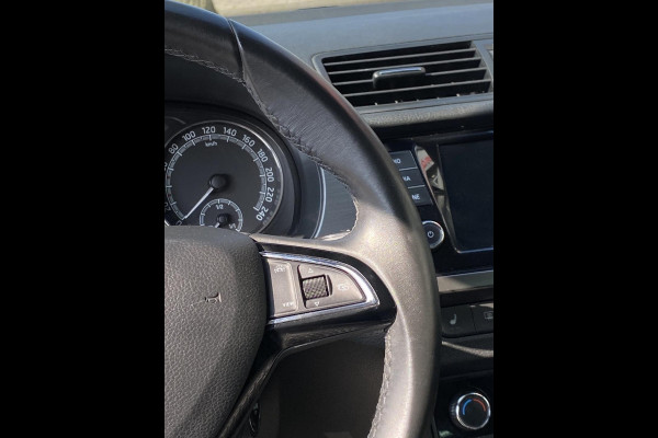 Škoda Fabia 1.0 TSI Monte Carlo - Apple CarPlay / Navigatie I Airco I PDC ? LED I Sport velgen I Dealer onderhouden