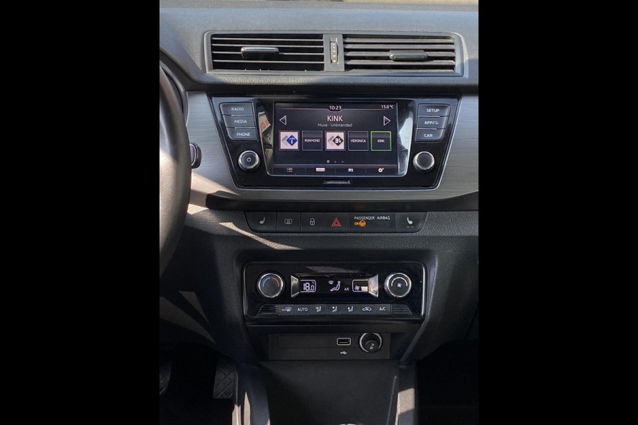 Škoda Fabia 1.0 TSI Monte Carlo - Apple CarPlay / Navigatie I Airco I PDC ? LED I Sport velgen I Dealer onderhouden