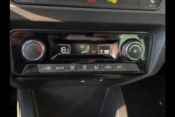 Škoda Fabia 1.0 TSI Monte Carlo - Apple CarPlay / Navigatie I Airco I PDC ? LED I Sport velgen I Dealer onderhouden