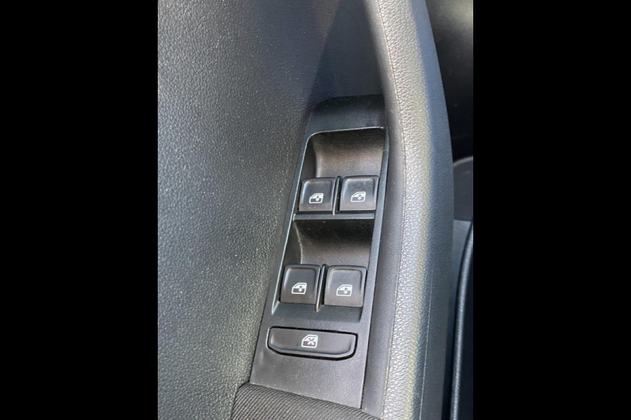 Škoda Fabia 1.0 TSI Monte Carlo - Apple CarPlay / Navigatie I Airco I PDC ? LED I Sport velgen I Dealer onderhouden