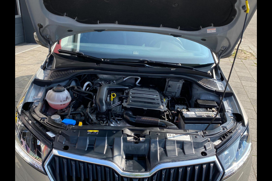Škoda Fabia 1.0 TSI Monte Carlo - Apple CarPlay / Navigatie I Airco I PDC ? LED I Sport velgen I Dealer onderhouden