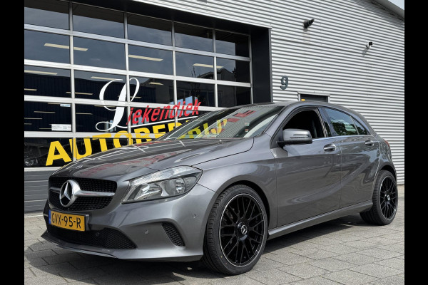 Mercedes-Benz A-Klasse 180 BlueEfficiency URBAN - Navigatie I Airco I PDC I Sport interieur & 19 inch Velgen I Dealer onderhouden
