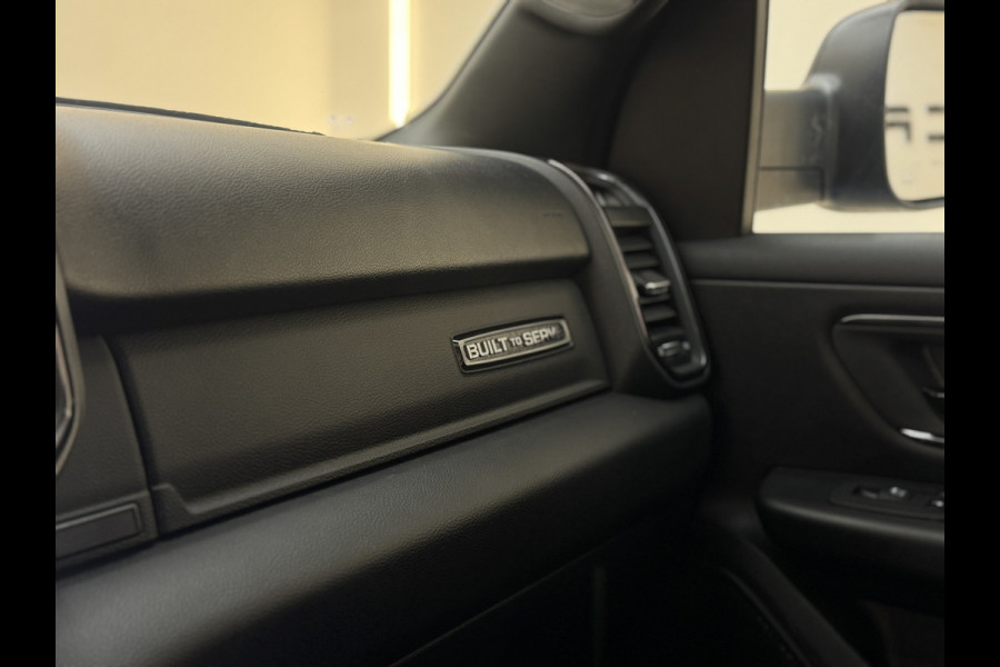 Dodge Ram Pick Up NIGHT 1500 5.7 V8 PANO 12 INCH. 6 ZITS!