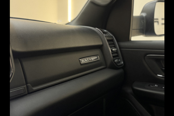 Dodge Ram Pick Up NIGHT 1500 5.7 V8 PANO 12 INCH. 6 ZITS!