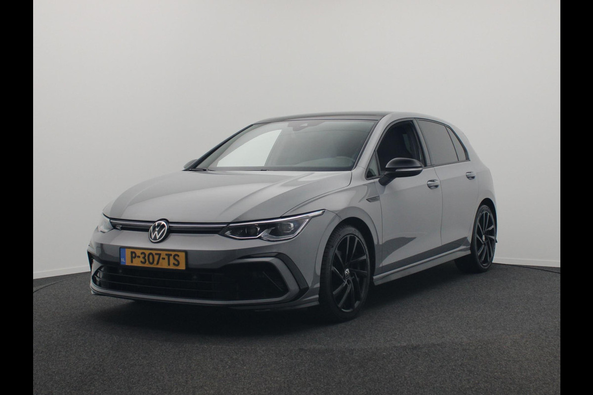 Volkswagen Golf 1.5 eTSI R-Line Pano/dak Apple/Carplay Adpatieve/Cruise Achteruitrijcamera Volkswagen Golf 1.5 eTSI R-Line Pano/dak Apple/Carplay Adpatieve/Cruise Achteruitrijcamera