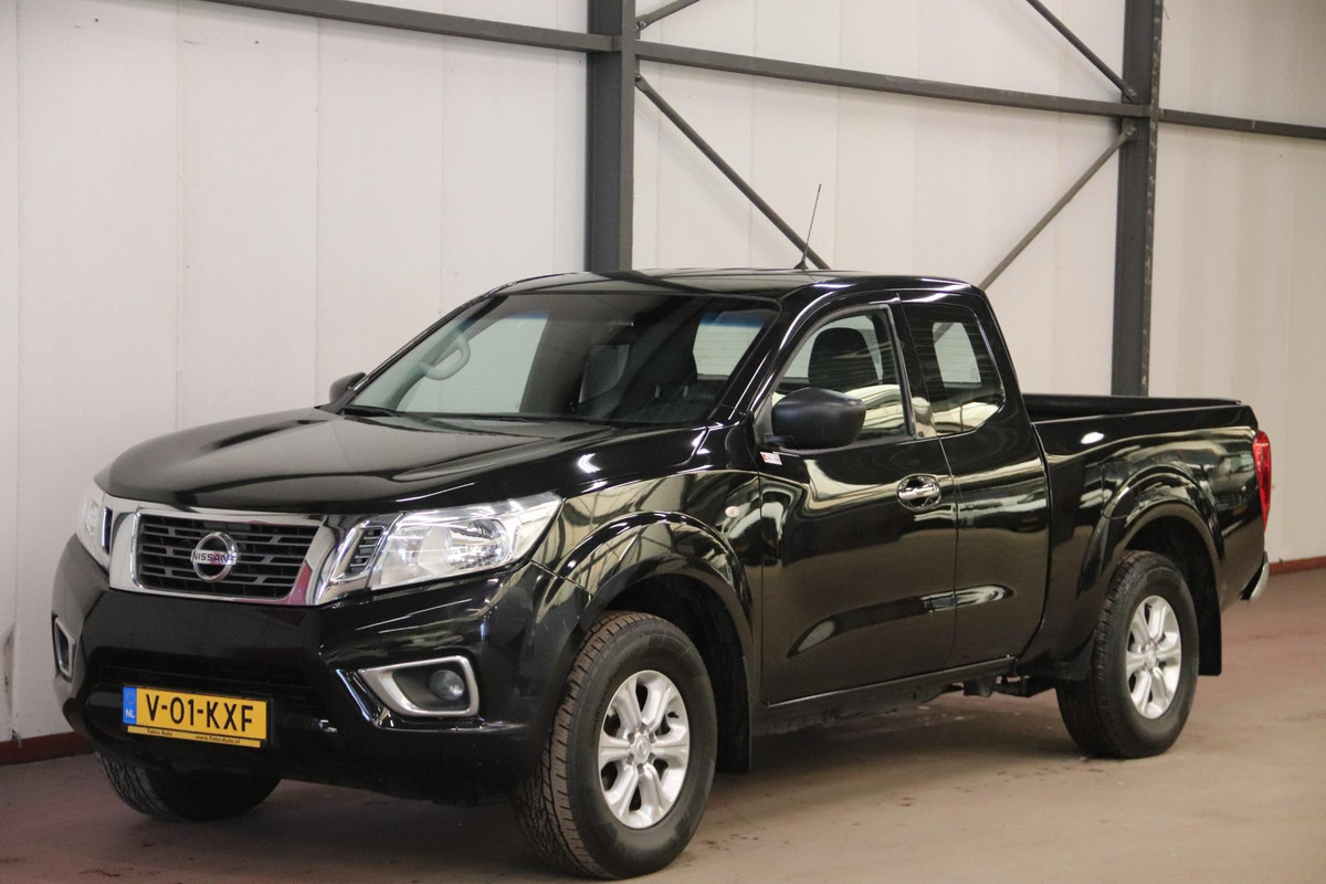 Nissan Navara 2.3 dCi PICK UP 4X4 Nissan Navara 2.3 dCi PICK UP 4X4