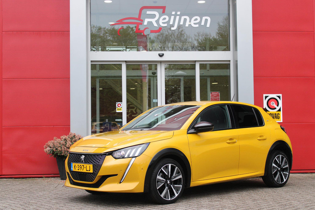 Peugeot 208 1.2 100PK GT | NAVIGATIE | APPLE CARPLAY/ANDROID AUTO | DODEHOEK DETECTIE | FULL LED KOPLAMPEN | CLIMATE CONTROL | 3-D INSTRUMENTENPANEEL | 17" LICHTMETALEN VELGEN | CRUISE CONTROL | ACHTERUITRIJ CAMERA | PARKEERSENSOREN VOOR + ACHTER |