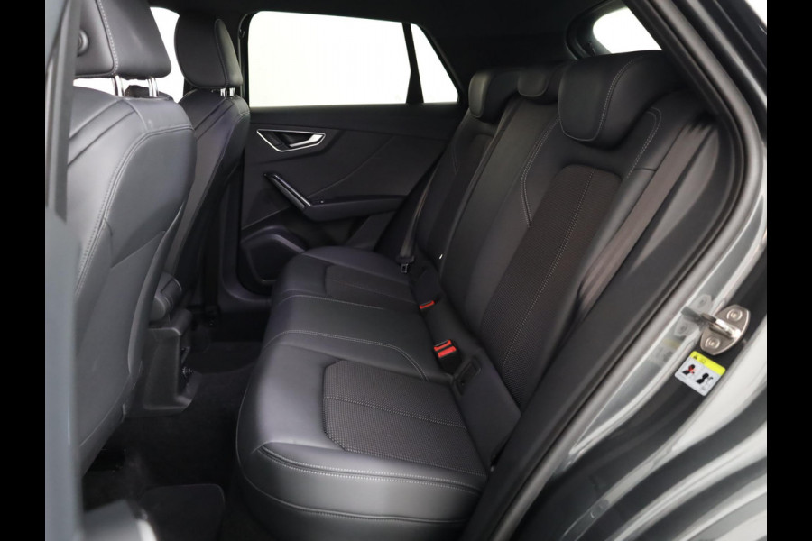 Audi Q2 35 TFSI S Edition 150 pk S-tronic | Verlengde garantie | Navigatie | Parkeersensoren achter | Adaptieve cruise control | Matrix LED koplampen | S-line |