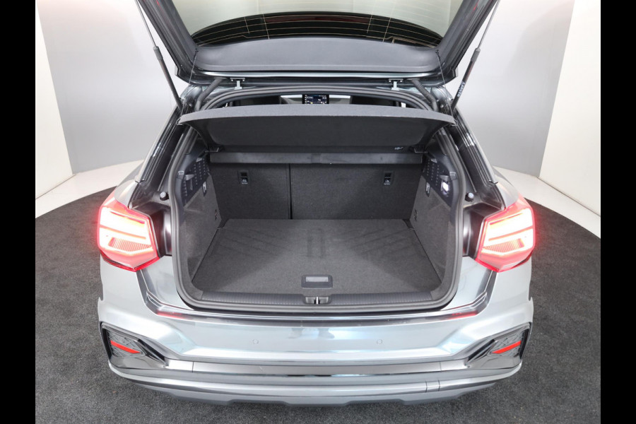 Audi Q2 35 TFSI S Edition 150 pk S-tronic | Verlengde garantie | Navigatie | Parkeersensoren achter | Adaptieve cruise control | Matrix LED koplampen | S-line |