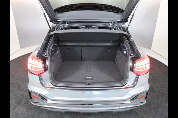 Audi Q2 35 TFSI S Edition 150 pk S-tronic | Verlengde garantie | Navigatie | Parkeersensoren achter | Adaptieve cruise control | Matrix LED koplampen | S-line |