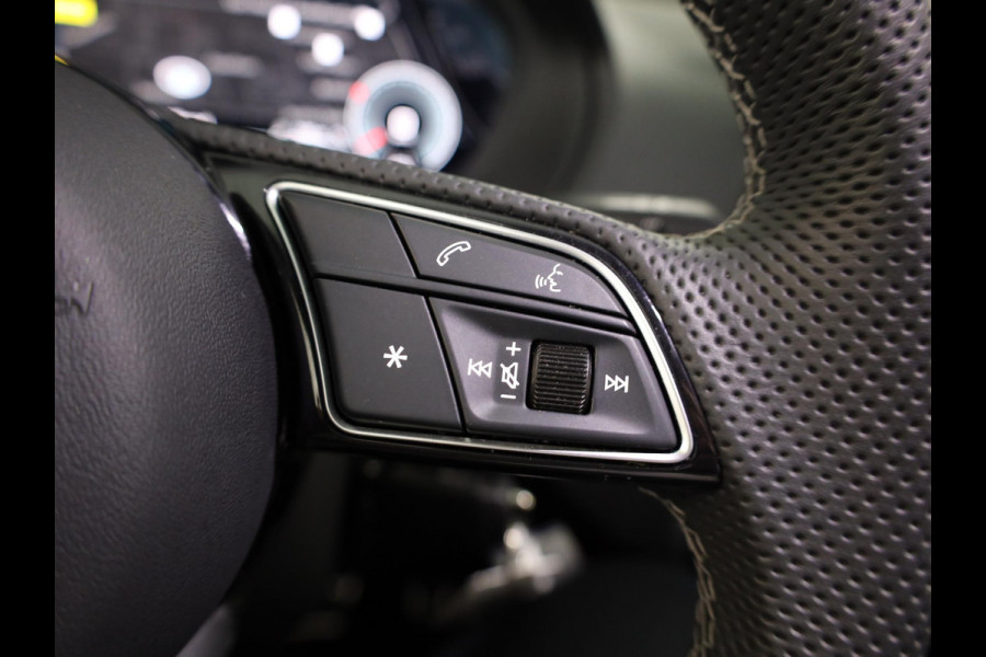Audi Q2 35 TFSI S Edition 150 pk S-tronic | Verlengde garantie | Navigatie | Parkeersensoren achter | Adaptieve cruise control | Matrix LED koplampen | S-line |