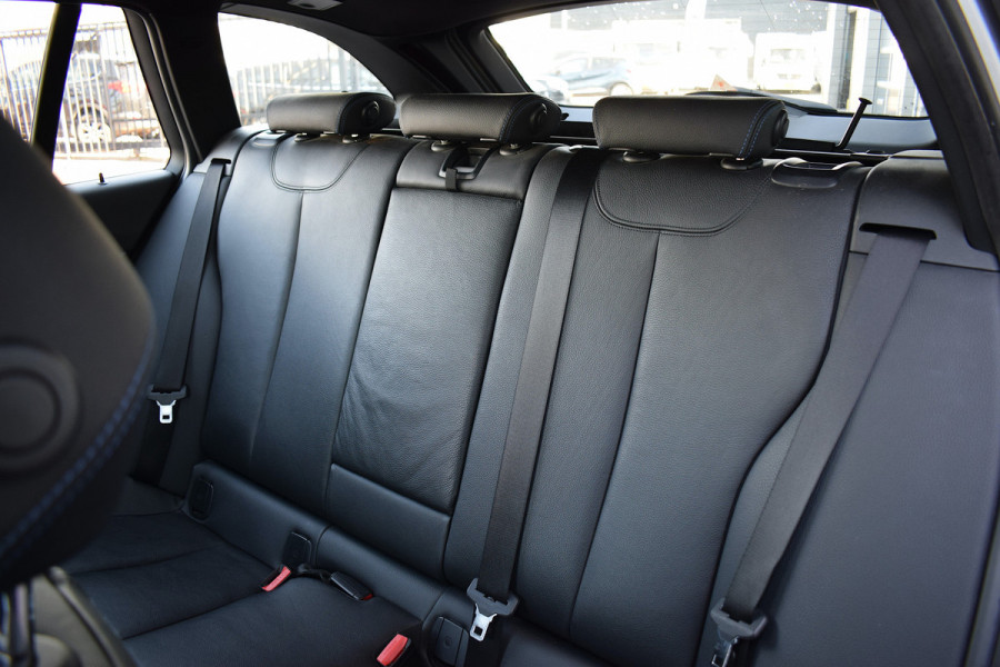 BMW 3 Serie Touring 318i M Sport Corporate Lease | Automaat | Pano | Leer | Stoelverw.