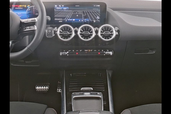 Mercedes-Benz GLA 250 e AMG Face Lift Plug-In Hybride | AMG Line Advanced Plus | Night Pakket | Sfeerverlichting | Distronic | Multibeam Led Koplampen | Inclusief 24 maanden MB Certified garantie voor Europa.