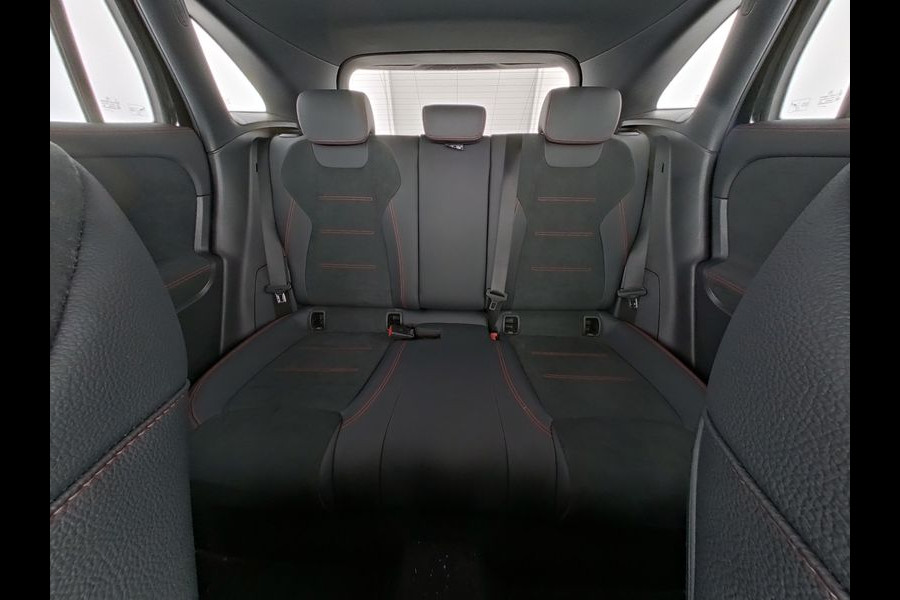 Mercedes-Benz GLA 250 e AMG Face Lift Plug-In Hybride | AMG Line Advanced Plus | Night Pakket | Sfeerverlichting | Distronic | Multibeam Led Koplampen | Inclusief 24 maanden MB Certified garantie voor Europa.