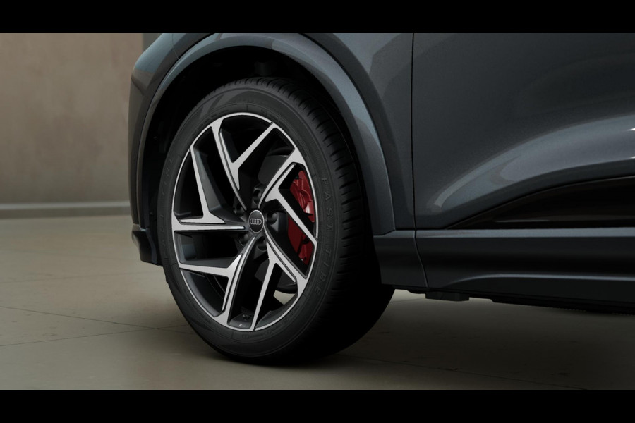 Audi Q6 e-tron S edition performance 100 kWh trekhaak, adaptive cruise control, panoramadak, adaptive air suspension, privacy glass