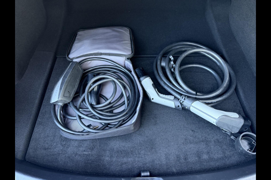 Tesla Model 3 Range Plus RWD | Autopilot | Panorama | Leder |