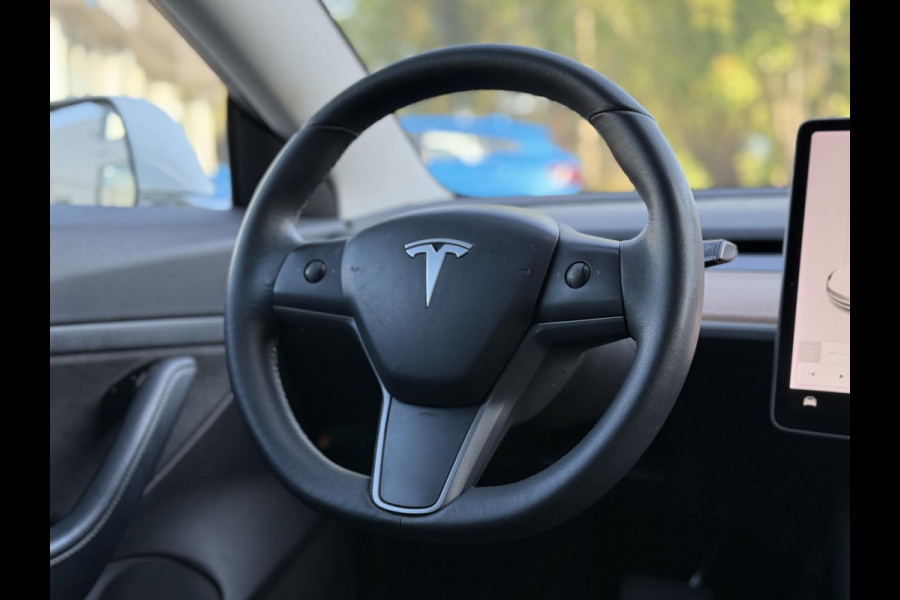 Tesla Model 3 Range Plus RWD | Autopilot | Panorama | Leder |