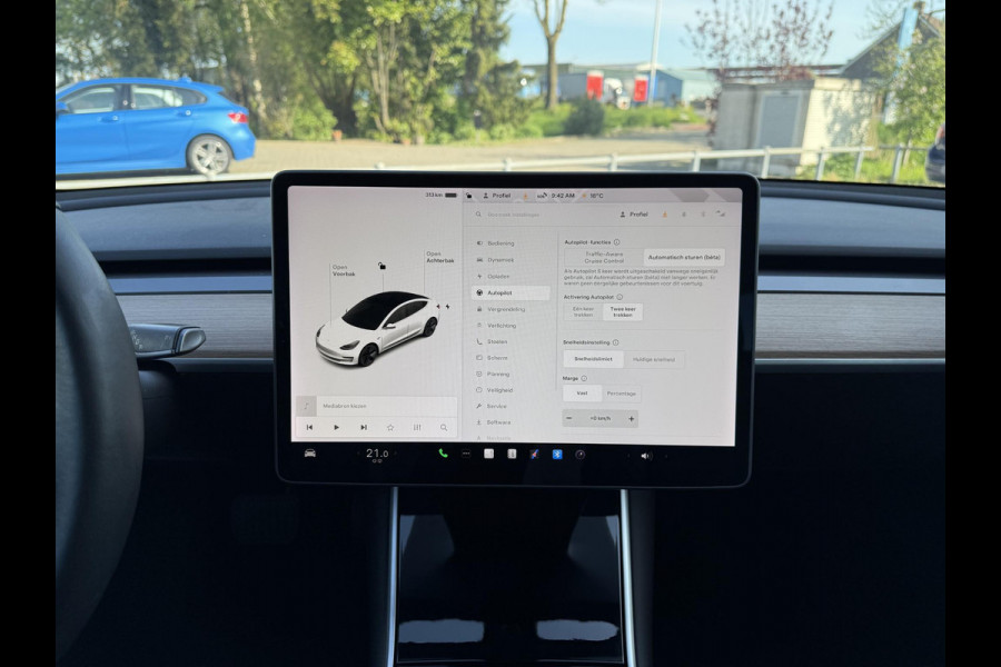 Tesla Model 3 Range Plus RWD | Autopilot | Panorama | Leder |