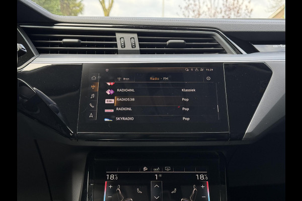 Audi e-tron e-tron 50 quattro Edition Plus 71 kWh | Panorama | Adapt. Luchtvering | Leder |