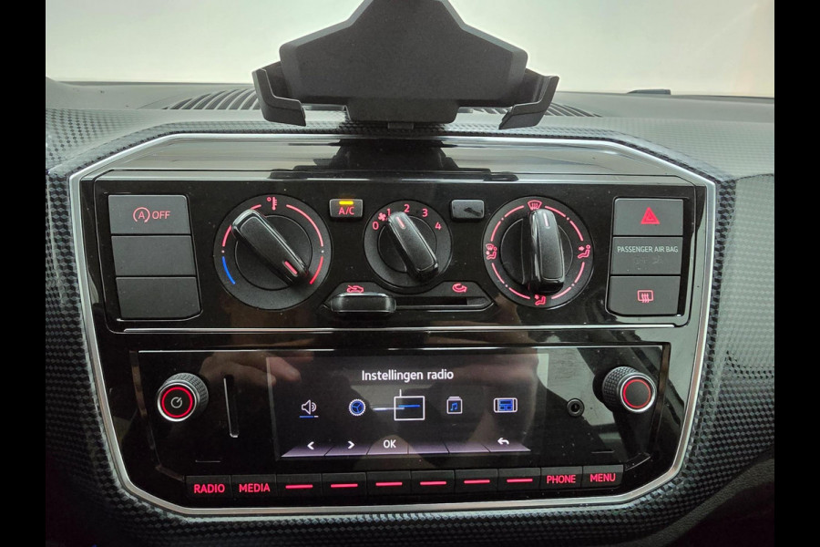 Volkswagen up! Occasion 1.0 Bluemotion zeer zuinig! | Tweedehands Volkswagen Up in wit met 68000km | Bluetooth audio | Airco | DAB