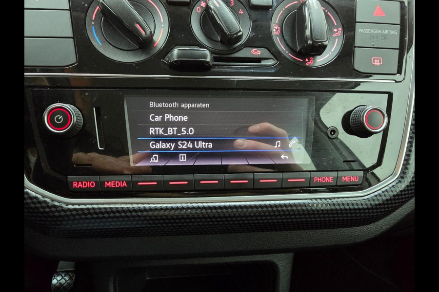Volkswagen up! Occasion 1.0 Bluemotion zeer zuinig! | Tweedehands Volkswagen Up in wit met 68000km | Bluetooth audio | Airco | DAB
