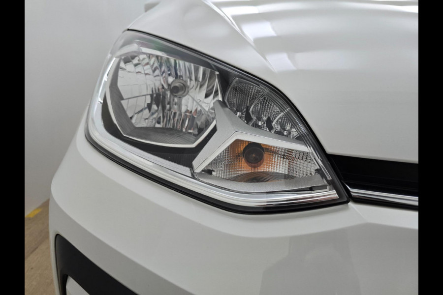 Volkswagen up! Occasion 1.0 Bluemotion zeer zuinig! | Tweedehands Volkswagen Up in wit met 68000km | Bluetooth audio | Airco | DAB