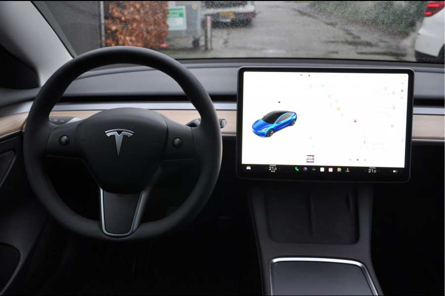 Tesla Model 3 Long Range AWD 78 kWh Autopilot ACC Stuurverw. PDC Leer Navi Panoramadak 360° Elektr. achterklep Stoelverwarming voor & achter Climate voor & achter LM velgen BTW auto! Nieuw!