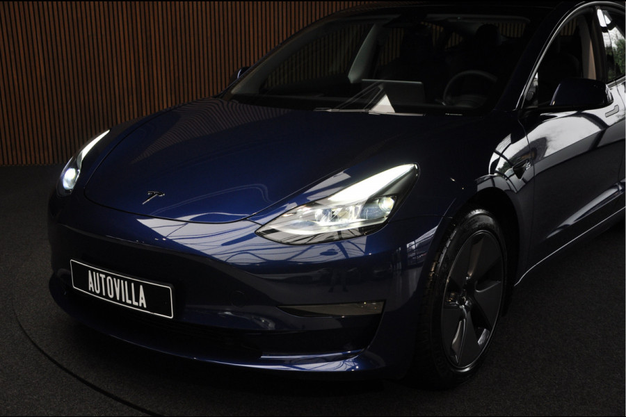 Tesla Model 3 Long Range AWD 78 kWh Autopilot ACC Stuurverw. PDC Leer Navi Panoramadak 360° Elektr. achterklep Stoelverwarming voor & achter Climate voor & achter LM velgen BTW auto! Nieuw!