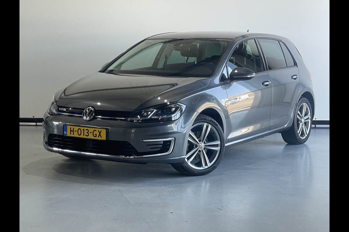 Volkswagen e-Golf E-DITION Navigatie / Camera / Warmtepomp Volkswagen e-Golf E-DITION Navigatie / Camera / Warmtepomp