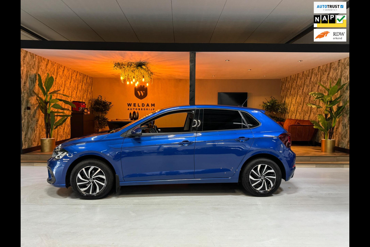 Volkswagen Polo 1.0 TSI Garantie Adoptieve Cruise Lane Ass CarPlay Camera Led Navi StoelVW Rijklaar Volkswagen Polo 1.0 TSI Garantie Adoptieve Cruise Lane Ass CarPlay Camera Led Navi StoelVW Rijklaar