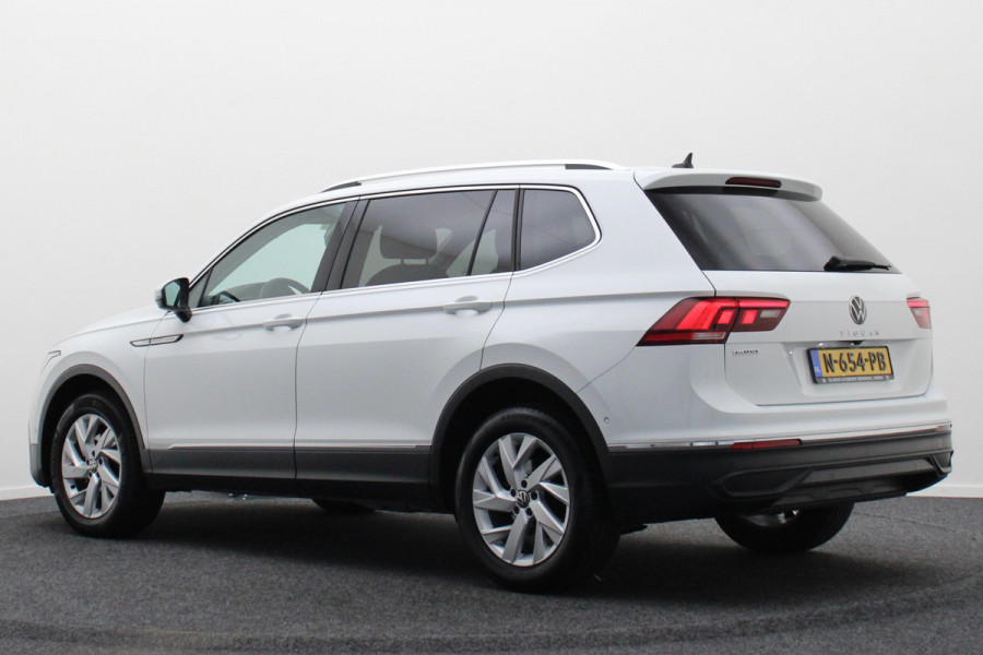 Volkswagen Tiguan Allspace 1.5 TSI Elegance 7p. IQ Light, Stuur-/Stoelverw. ACC, Camera, Apple Carplay, DAB