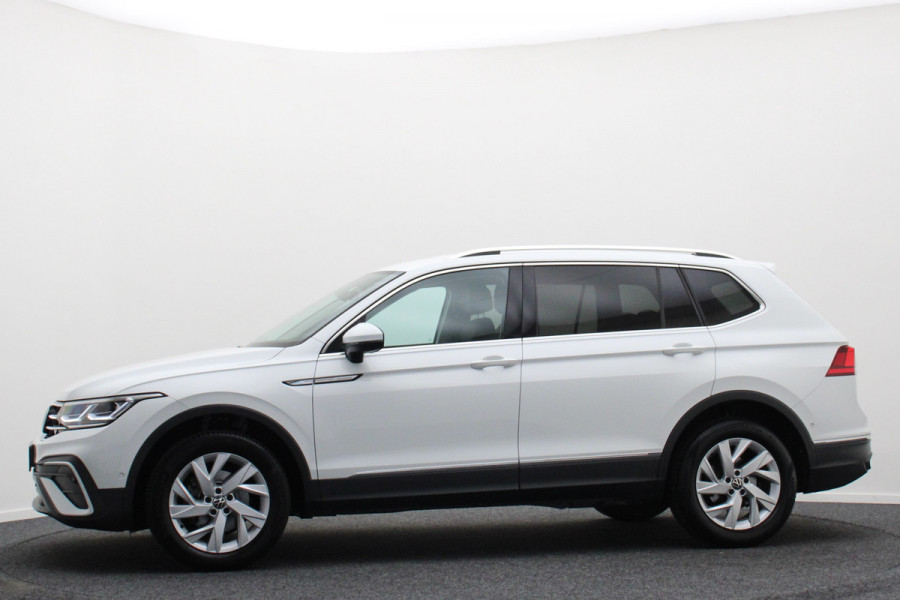 Volkswagen Tiguan Allspace 1.5 TSI Elegance 7p. IQ Light, Stuur-/Stoelverw. ACC, Camera, Apple Carplay, DAB