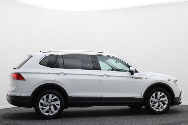 Volkswagen Tiguan Allspace 1.5 TSI Elegance 7p. IQ Light, Stuur-/Stoelverw. ACC, Camera, Apple Carplay, DAB