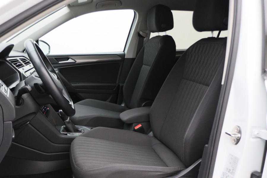Volkswagen Tiguan Allspace 1.5 TSI Elegance 7p. IQ Light, Stuur-/Stoelverw. ACC, Camera, Apple Carplay, DAB