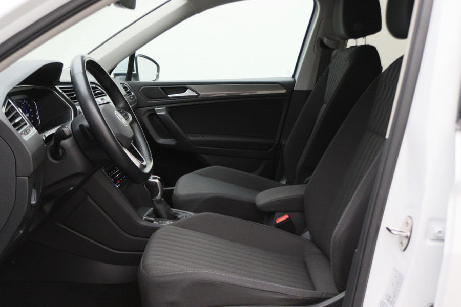 Volkswagen Tiguan Allspace 1.5 TSI Elegance 7p. IQ Light, Stuur-/Stoelverw. ACC, Camera, Apple Carplay, DAB