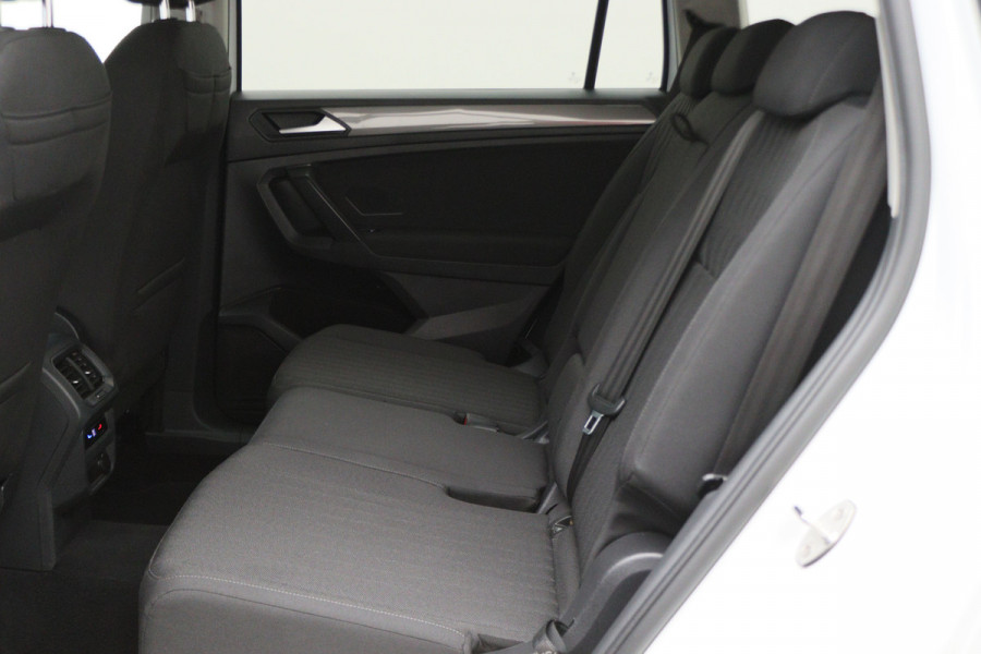 Volkswagen Tiguan Allspace 1.5 TSI Elegance 7p. IQ Light, Stuur-/Stoelverw. ACC, Camera, Apple Carplay, DAB