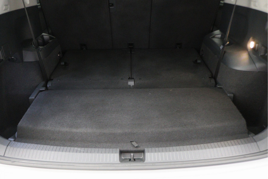 Volkswagen Tiguan Allspace 1.5 TSI Elegance 7p. IQ Light, Stuur-/Stoelverw. ACC, Camera, Apple Carplay, DAB