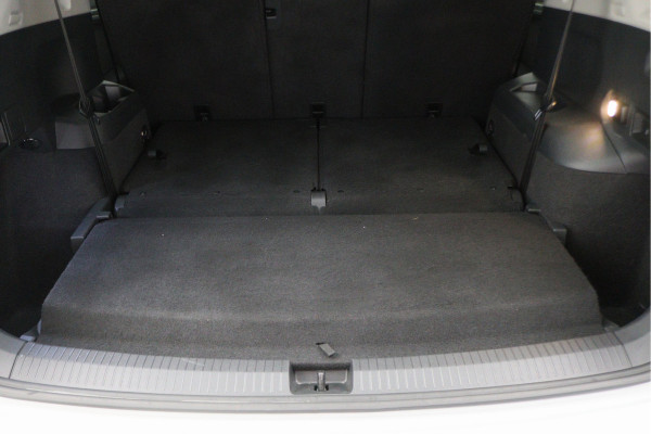 Volkswagen Tiguan Allspace 1.5 TSI Elegance 7p. IQ Light, Stuur-/Stoelverw. ACC, Camera, Apple Carplay, DAB