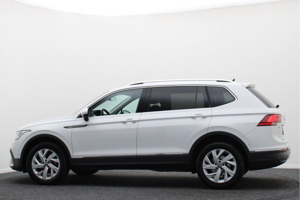 Volkswagen Tiguan Allspace 1.5 TSI Elegance 7p. IQ Light, Stuur-/Stoelverw. ACC, Camera, Apple Carplay, DAB