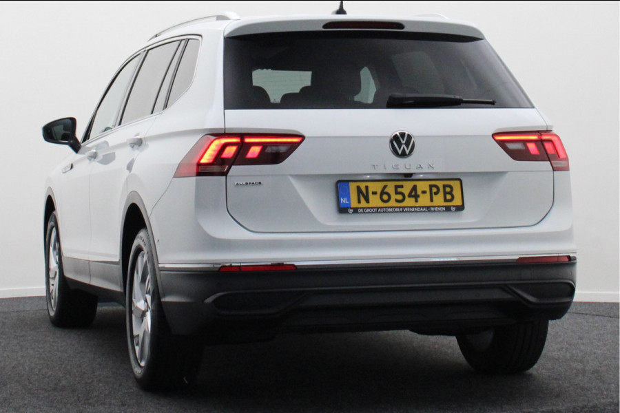 Volkswagen Tiguan Allspace 1.5 TSI Elegance 7p. IQ Light, Stuur-/Stoelverw. ACC, Camera, Apple Carplay, DAB