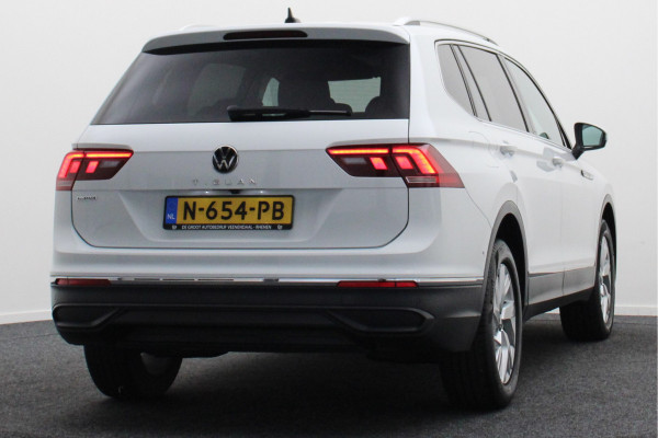 Volkswagen Tiguan Allspace 1.5 TSI Elegance 7p. IQ Light, Stuur-/Stoelverw. ACC, Camera, Apple Carplay, DAB