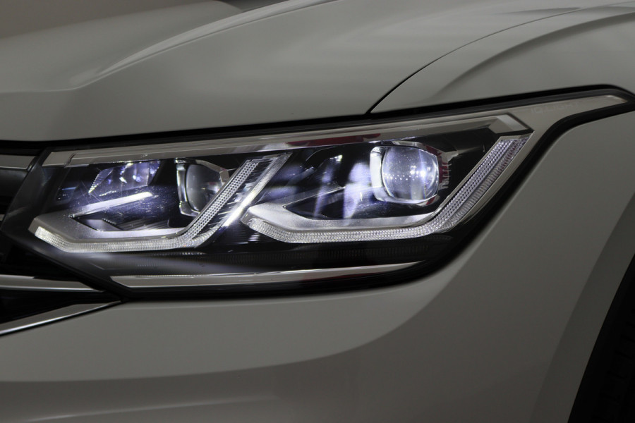 Volkswagen Tiguan Allspace 1.5 TSI Elegance 7p. IQ Light, Stuur-/Stoelverw. ACC, Camera, Apple Carplay, DAB