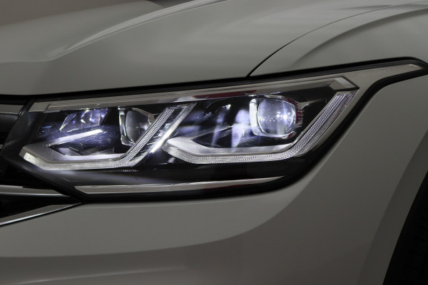 Volkswagen Tiguan Allspace 1.5 TSI Elegance 7p. IQ Light, Stuur-/Stoelverw. ACC, Camera, Apple Carplay, DAB